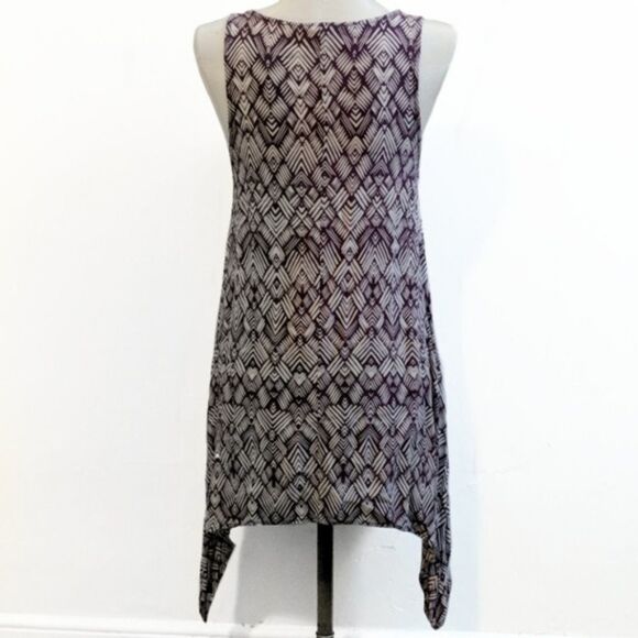 Painted Threads | Sharkbite Hem Chevron Print Tank | XS - Picture 5 of 8